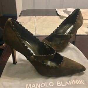 Manolo Blahnik size 6 Mary Jane. Olive green